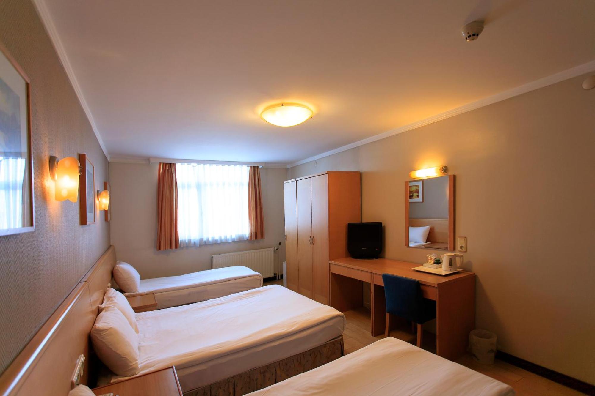 Hotel Inter Istanbul Bagian luar foto