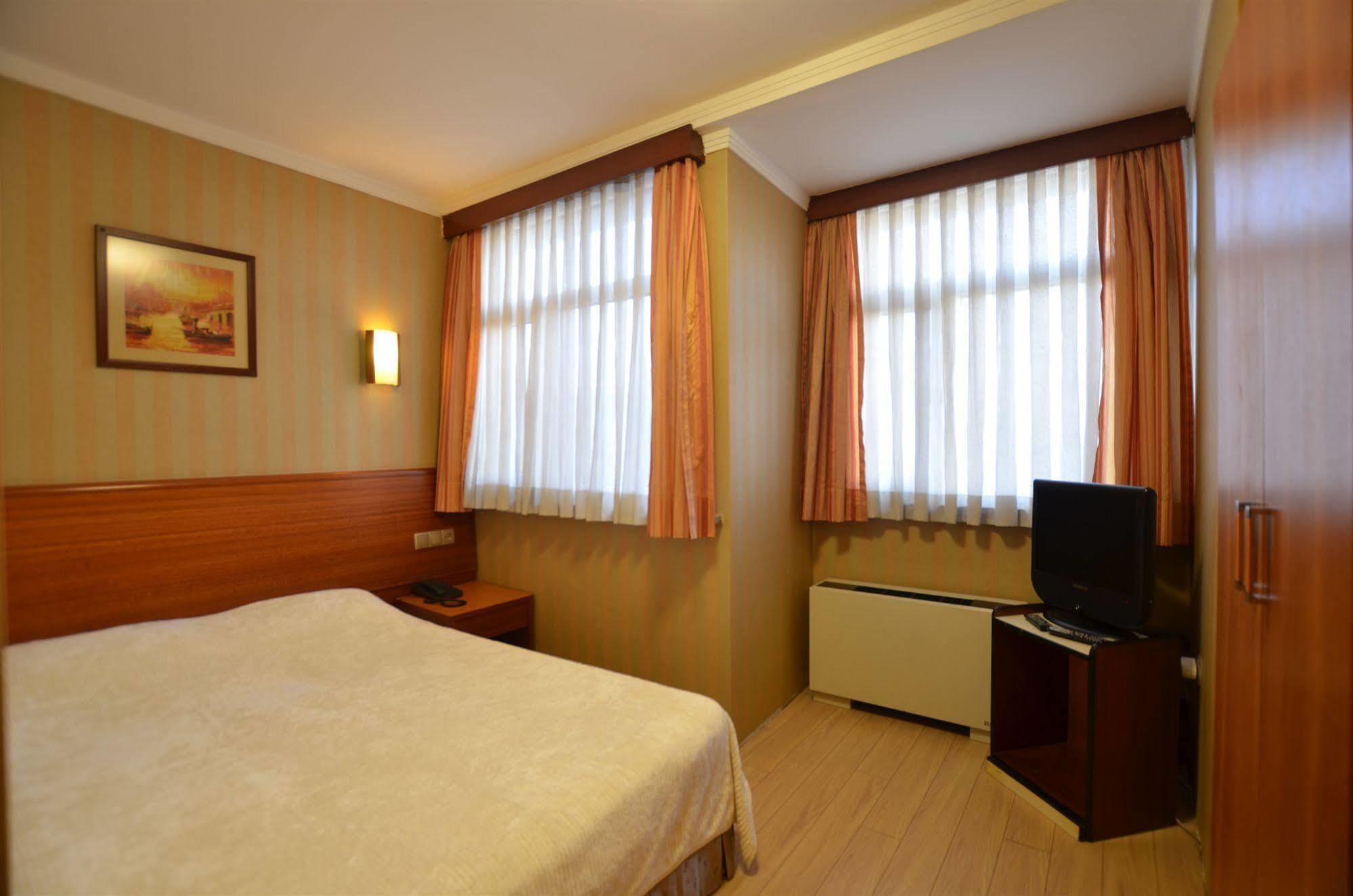 Hotel Inter Istanbul Bagian luar foto